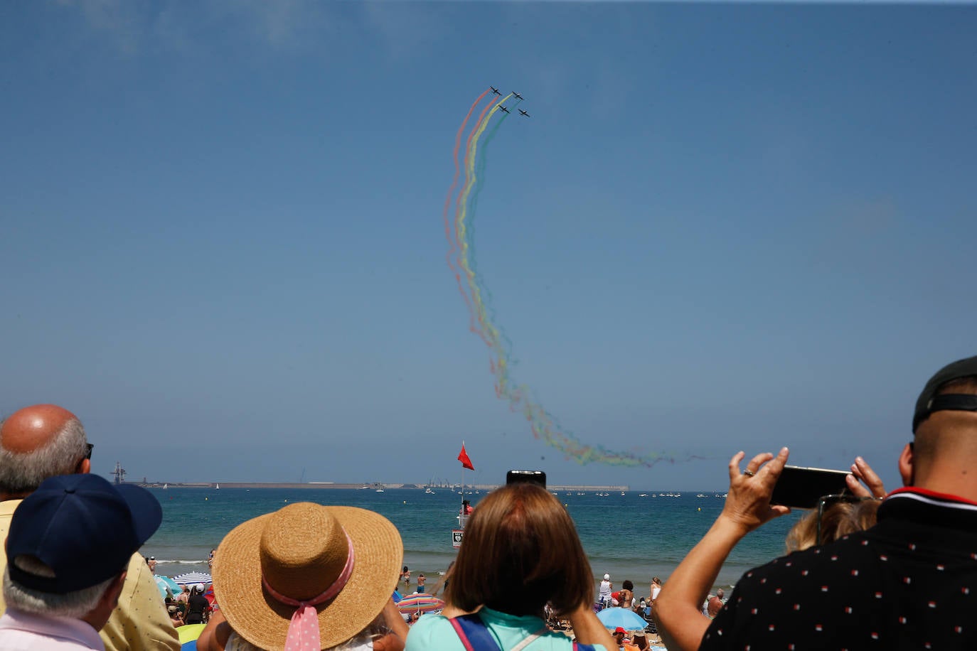 Fotos: Multitudinario y espectacular Festival Aéreo de Gijón