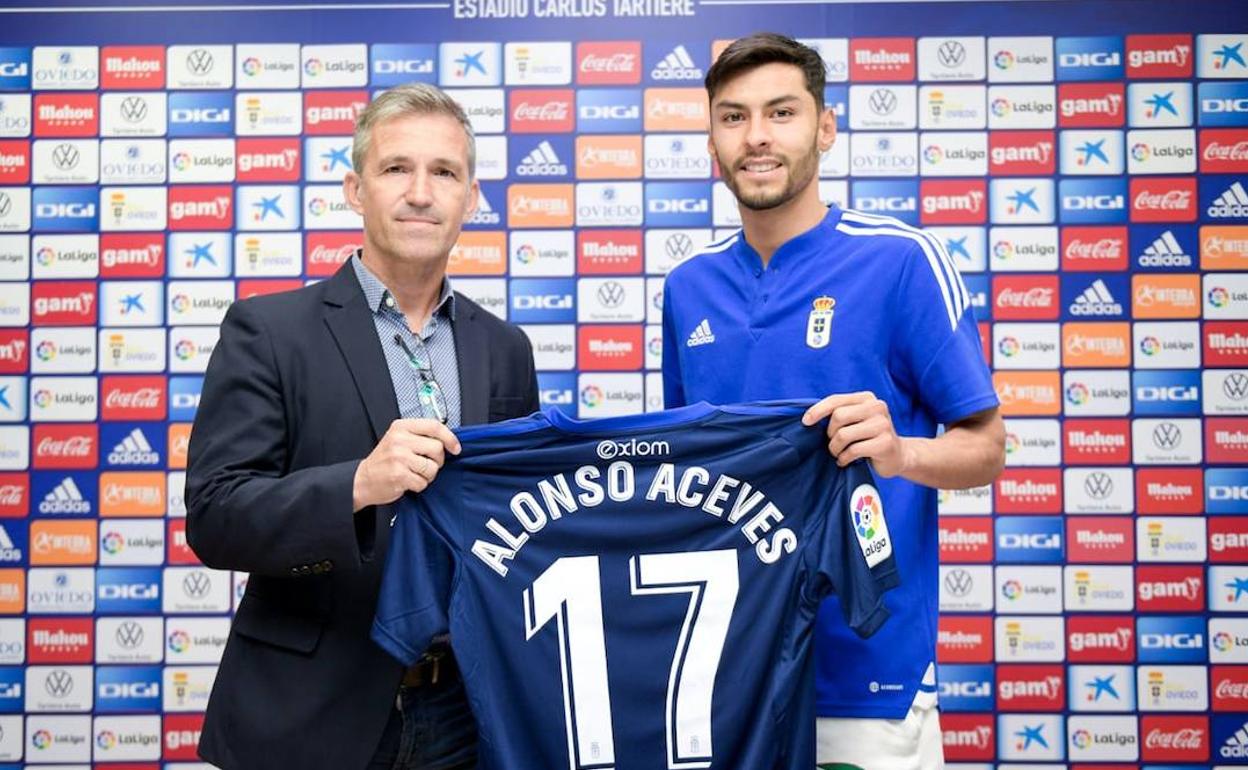 Tito y Alonso Aceves. 