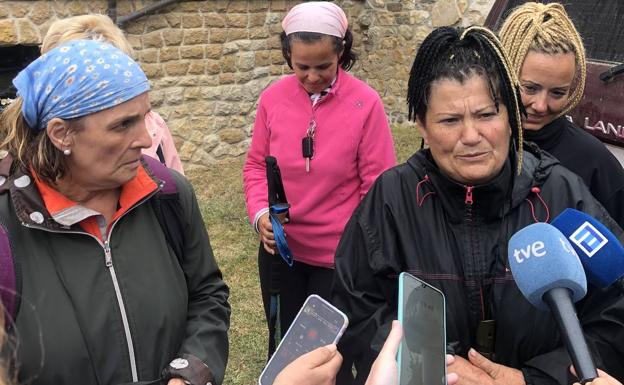 Las montañeras a su llegada a Orlé.