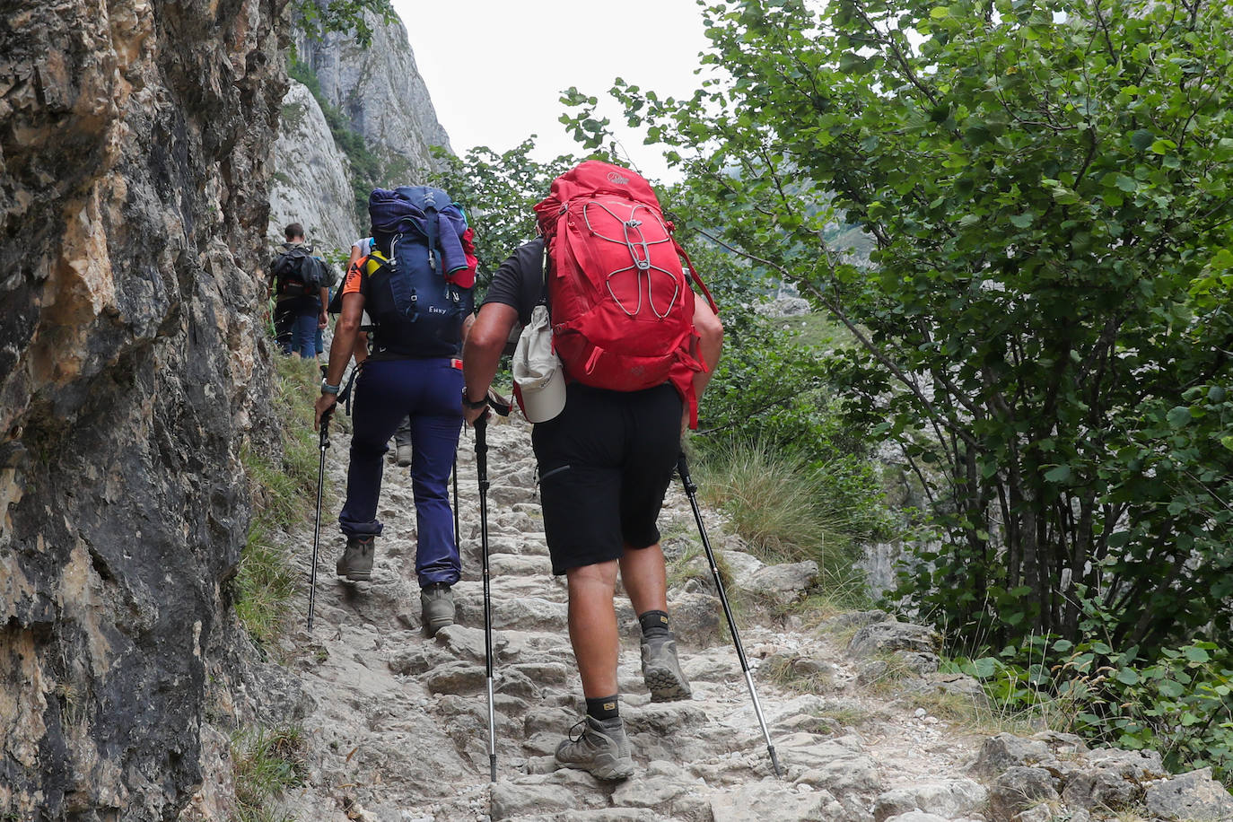 Fotos: Intensa búsqueda de Javier Amigo, el montañero gijonés desaparecido en la canal del Texu