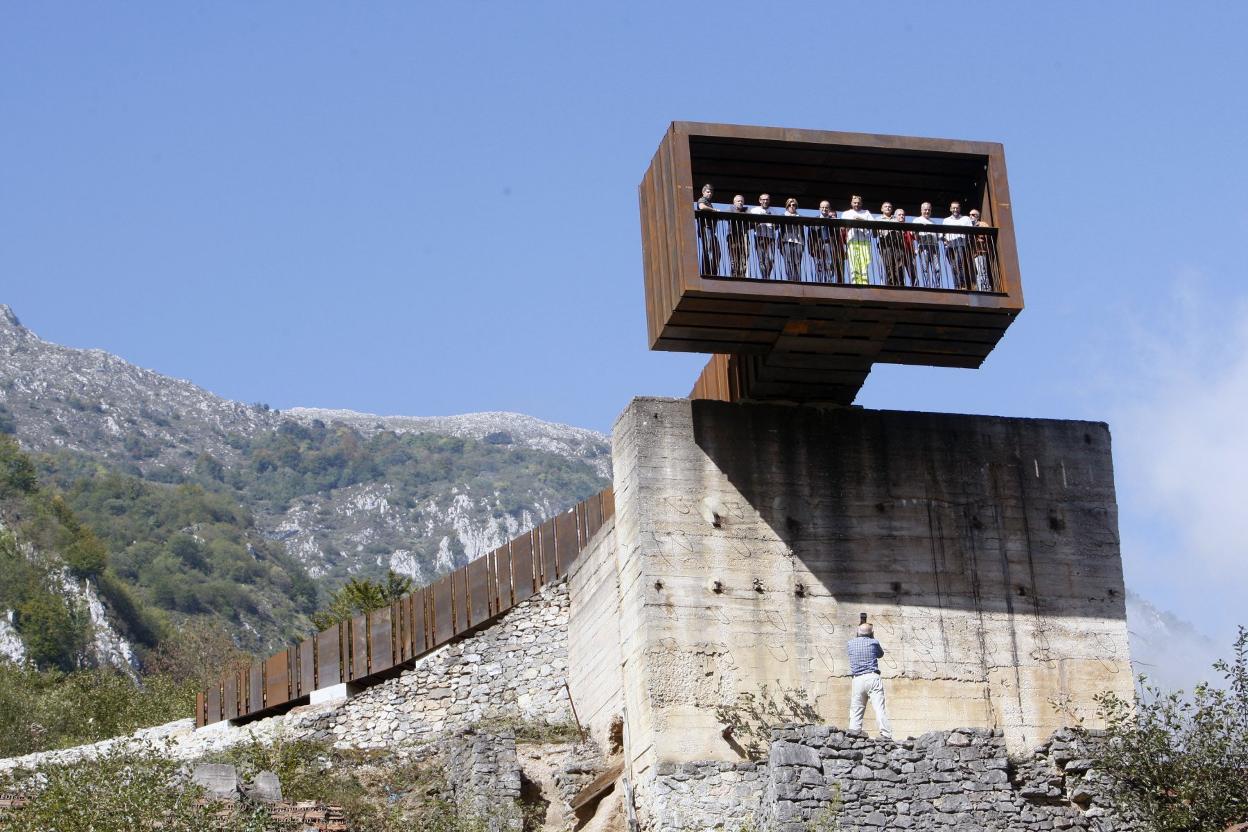 Mirador de las minas y del poblado de Texeo, en Riosa. 