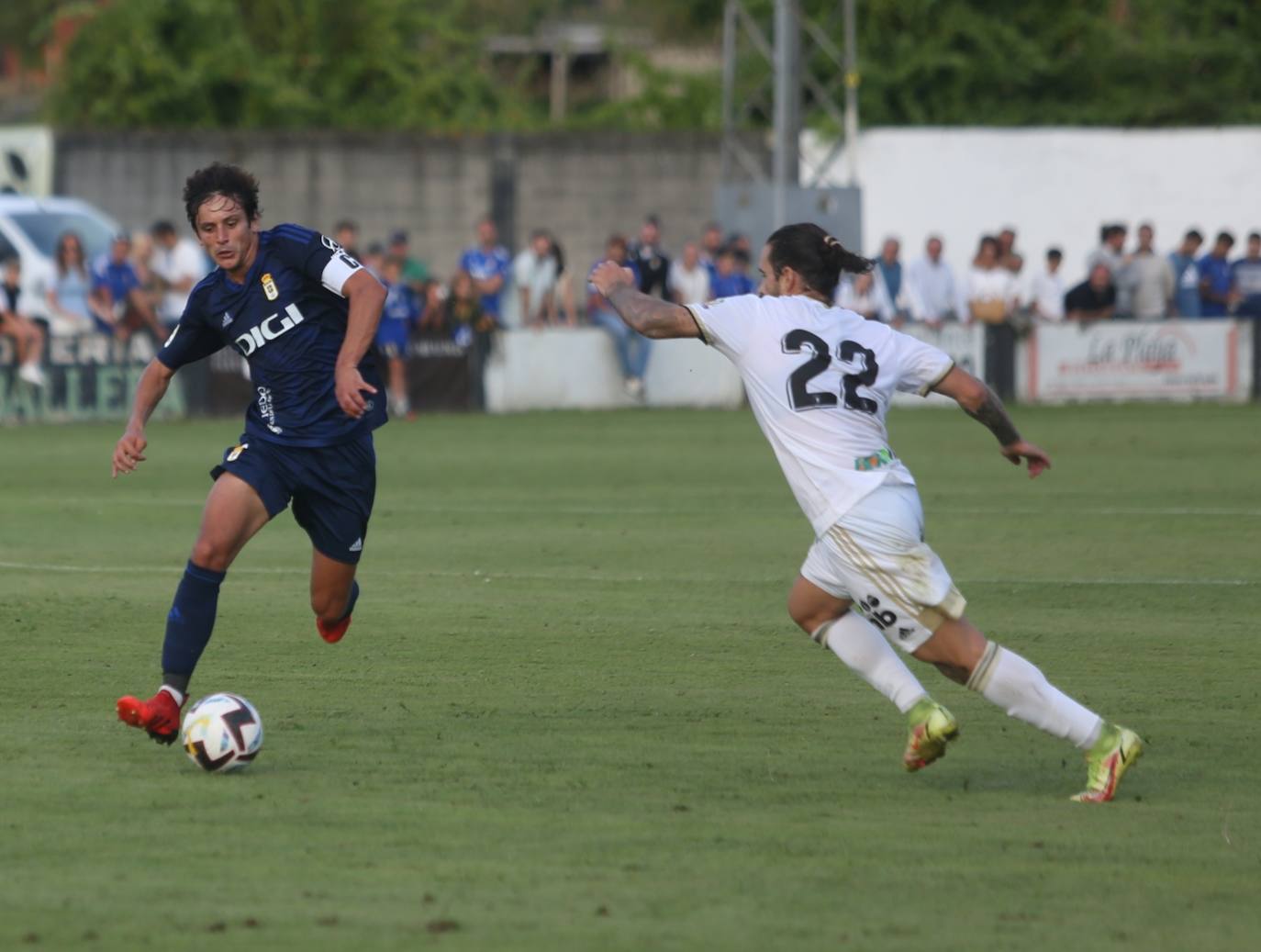 Fotos: Las mejores jugadas del partido entre el Real Oviedo y el Burgos (0-1)