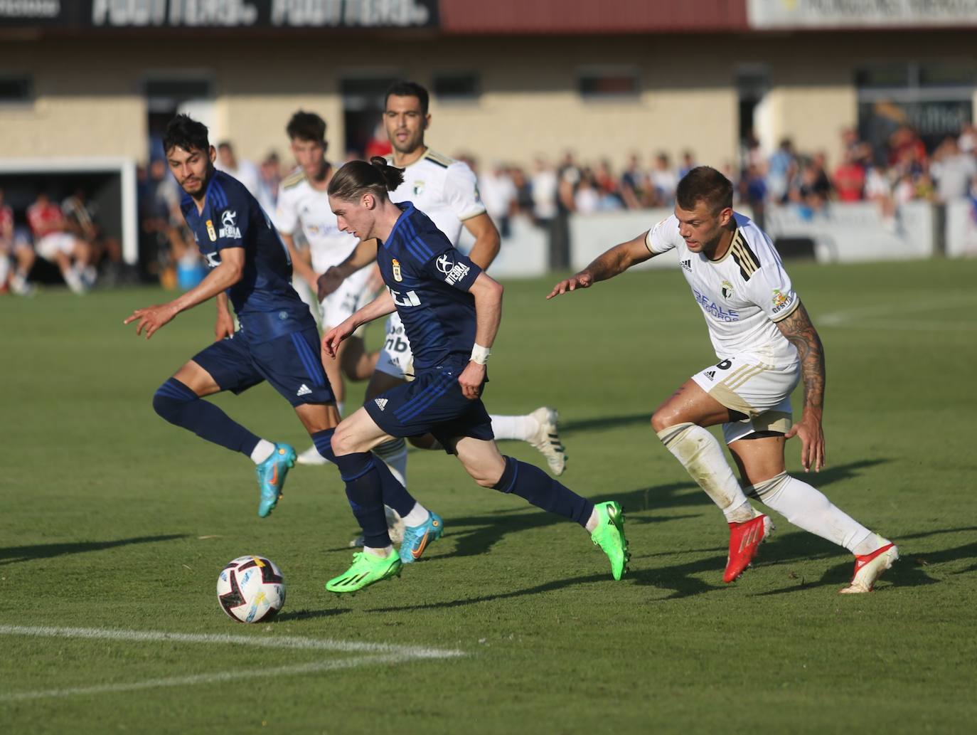 Fotos: Las mejores jugadas del partido entre el Real Oviedo y el Burgos (0-1)
