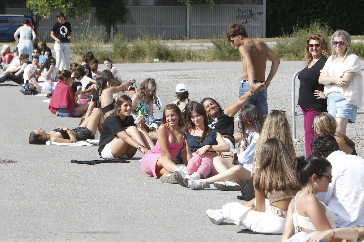 Fotos: Largas colas desde primera hora de la mañana para ver a Dani Martín en concierto