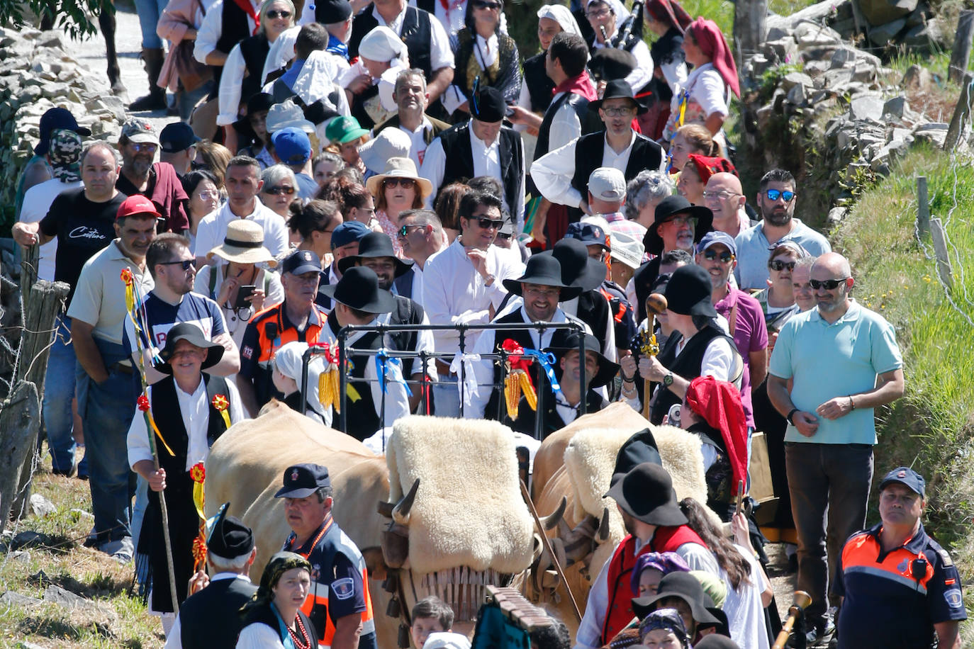 Fotos: Julio Fernández y Sonia Areces se dan el &#039;sí quiero&#039; en la boda vaqueira de Aristébano