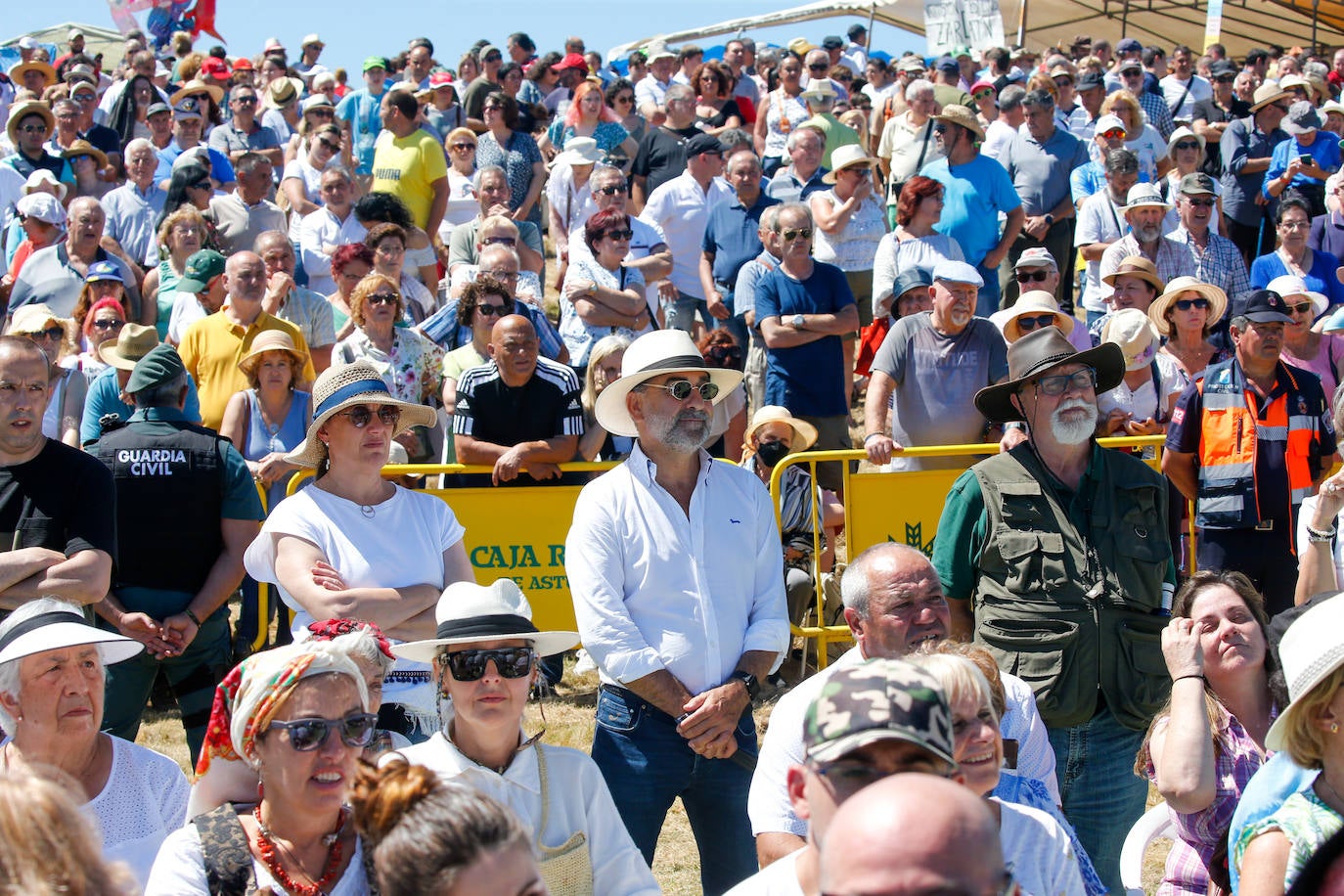 Fotos: Julio Fernández y Sonia Areces se dan el &#039;sí quiero&#039; en la boda vaqueira de Aristébano