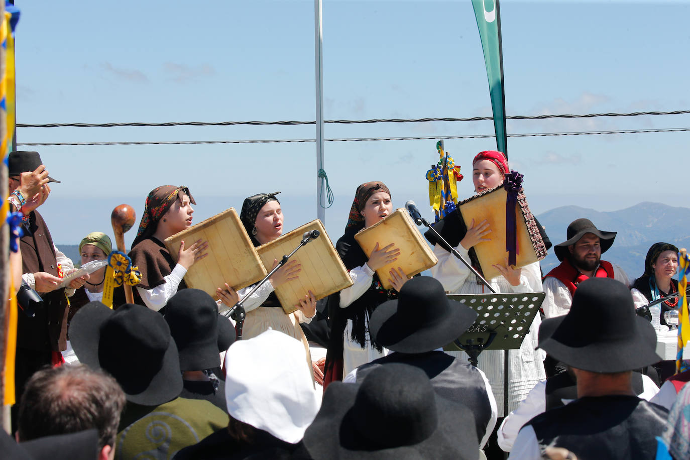 Fotos: Julio Fernández y Sonia Areces se dan el &#039;sí quiero&#039; en la boda vaqueira de Aristébano