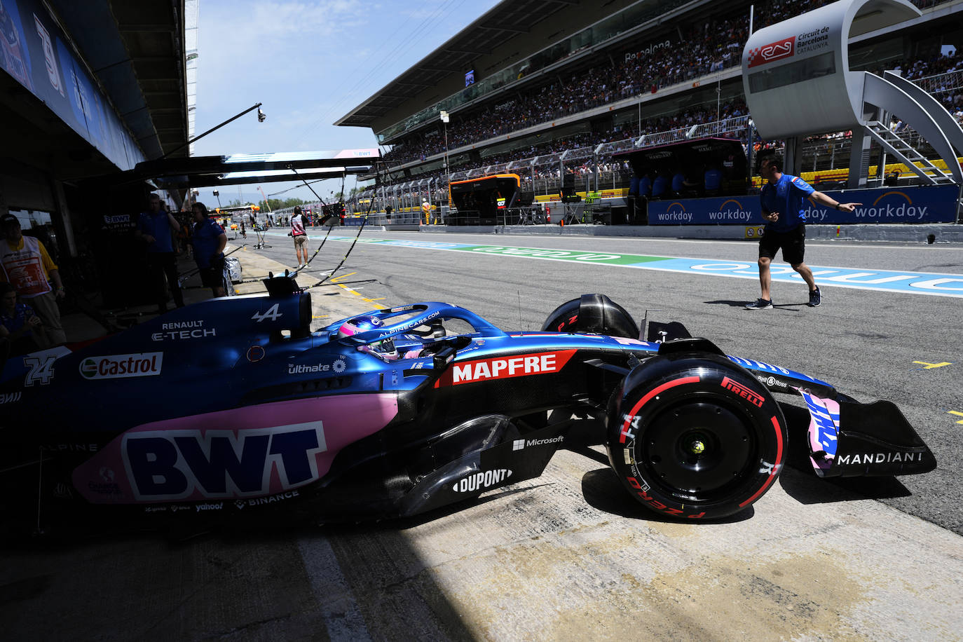 Fernando Alonso, durante los primeros entrenamientos libres del Gran Premio de España de Fórmula 1 que en el circuito de Barcelona.