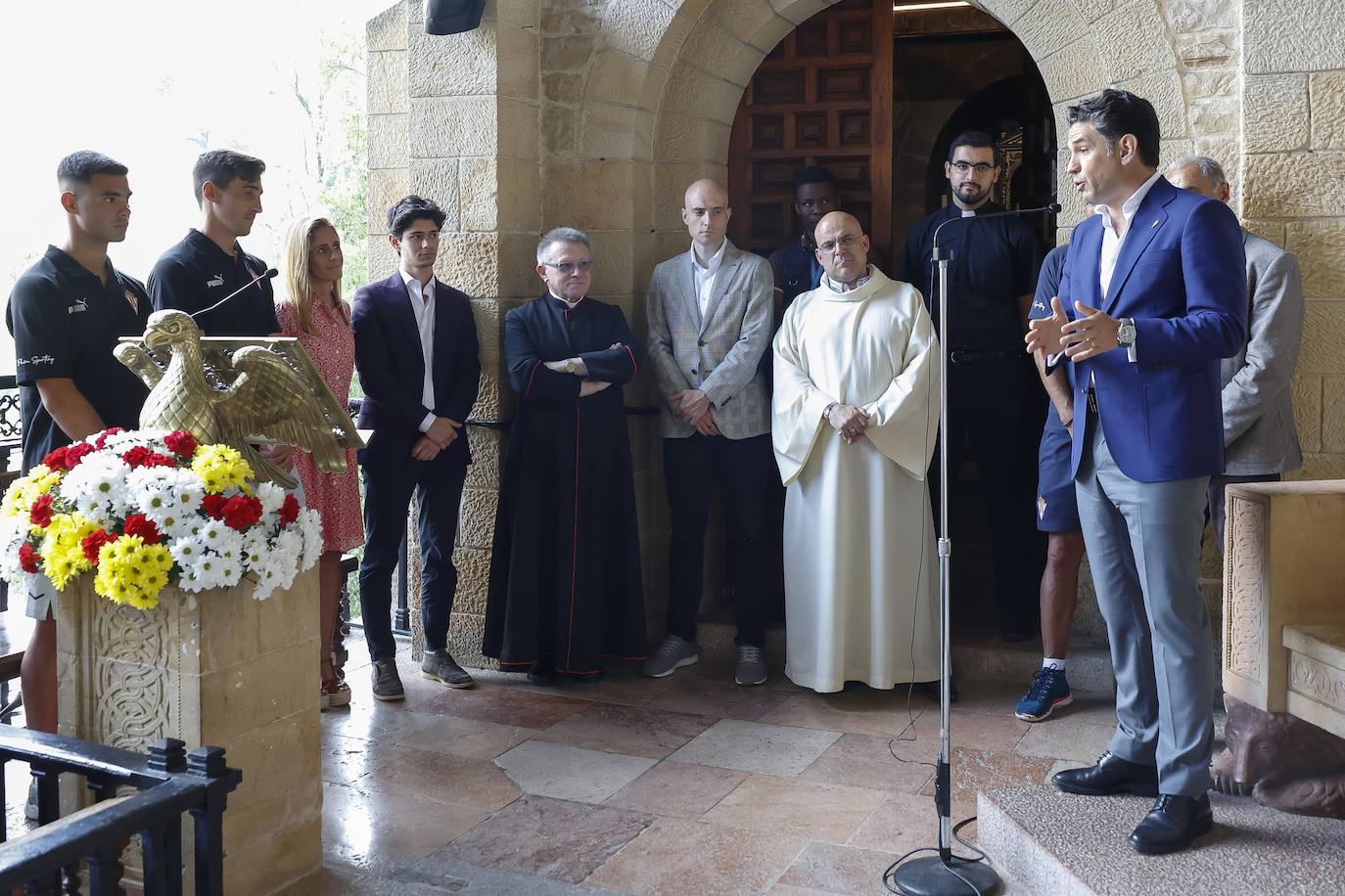 Fotos: El Sporting visita a la Santina en Covadonga