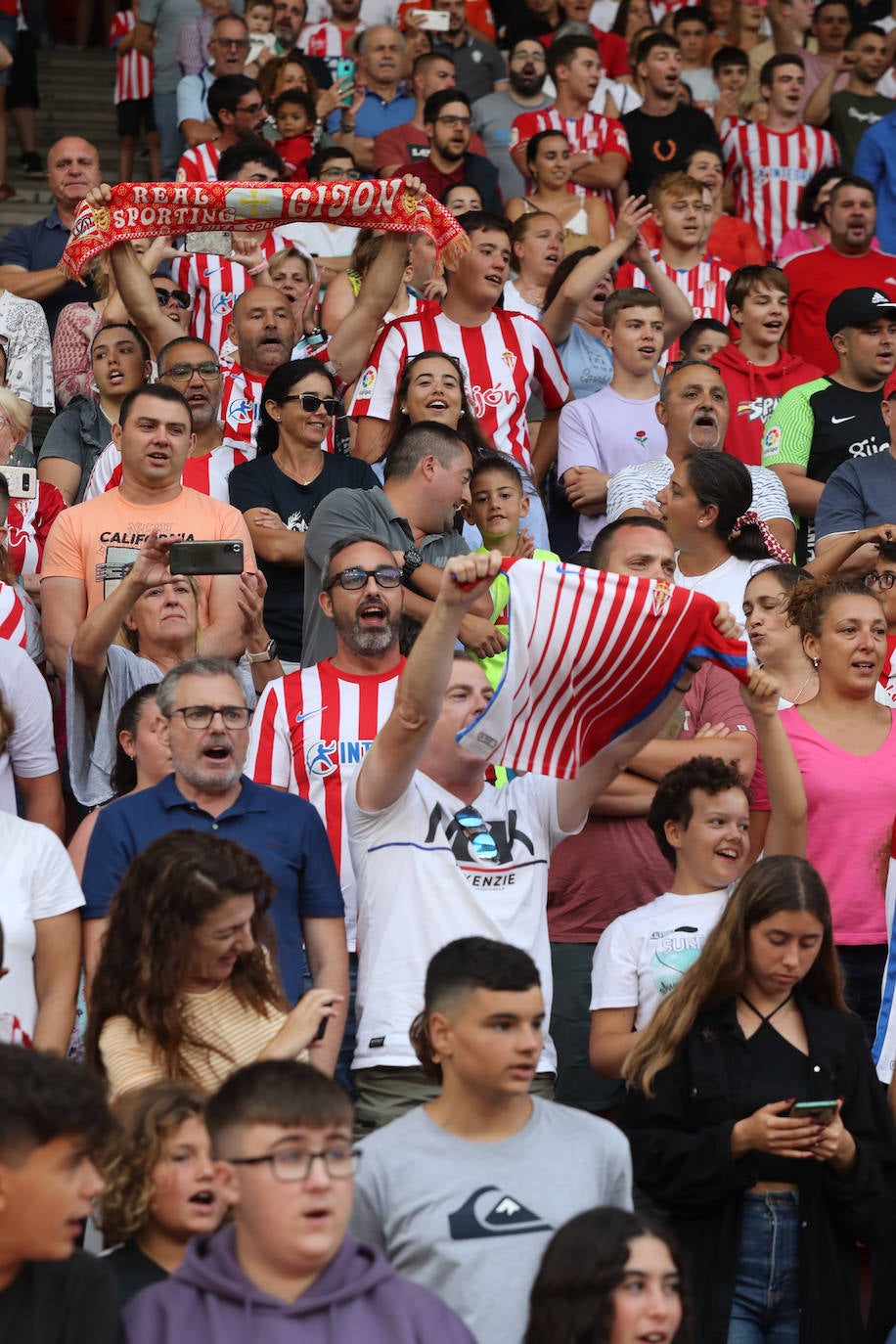 Fotos: Búscate en la presentación de los últimos fichajes del Sporting