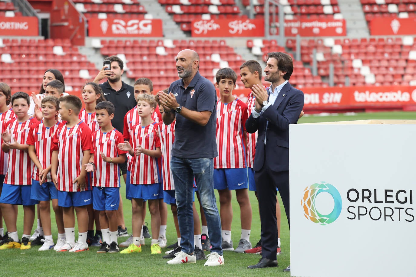 Fotos: Búscate en la presentación de los últimos fichajes del Sporting