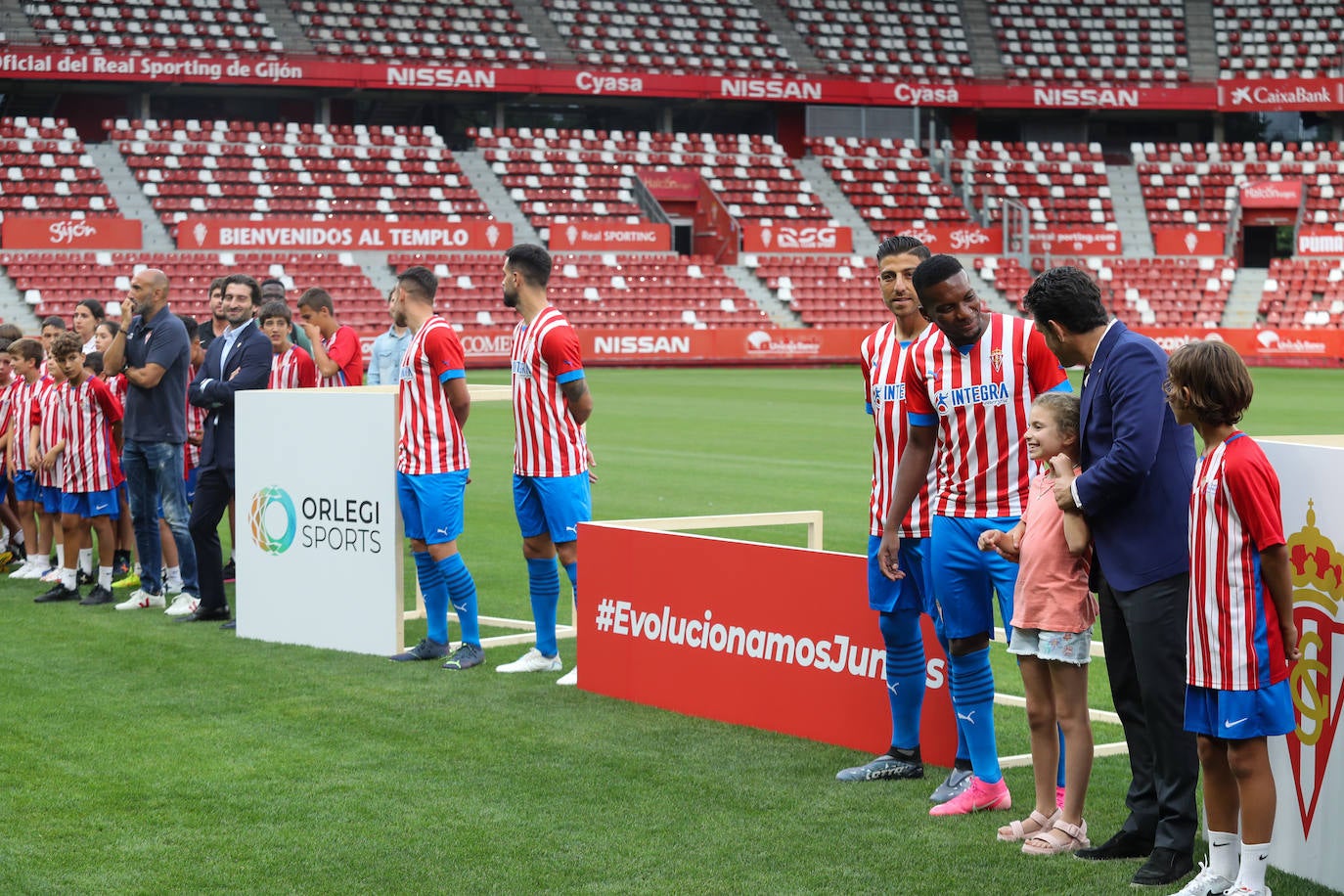 Fotos: Búscate en la presentación de los últimos fichajes del Sporting