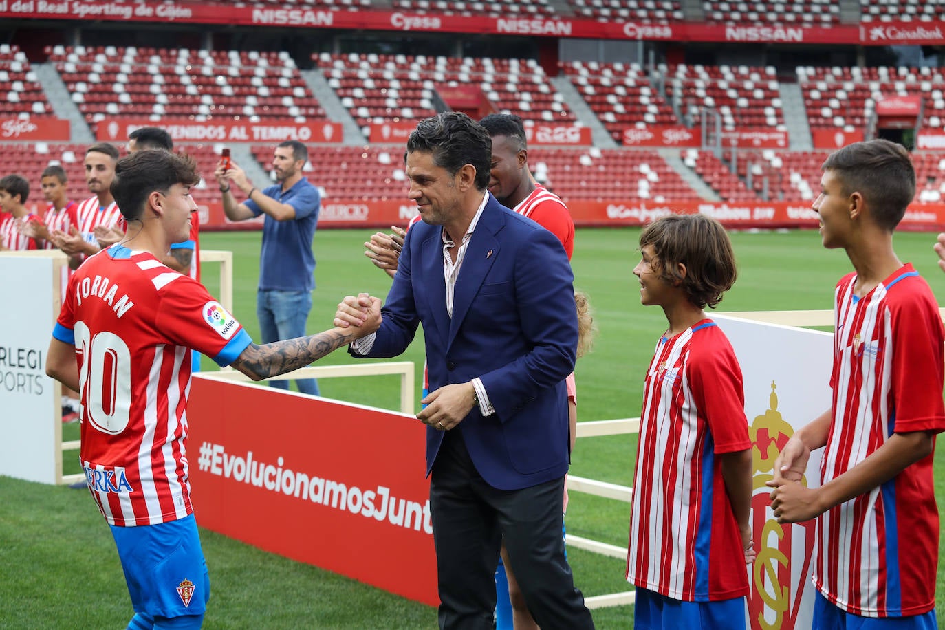 Fotos: Búscate en la presentación de los últimos fichajes del Sporting