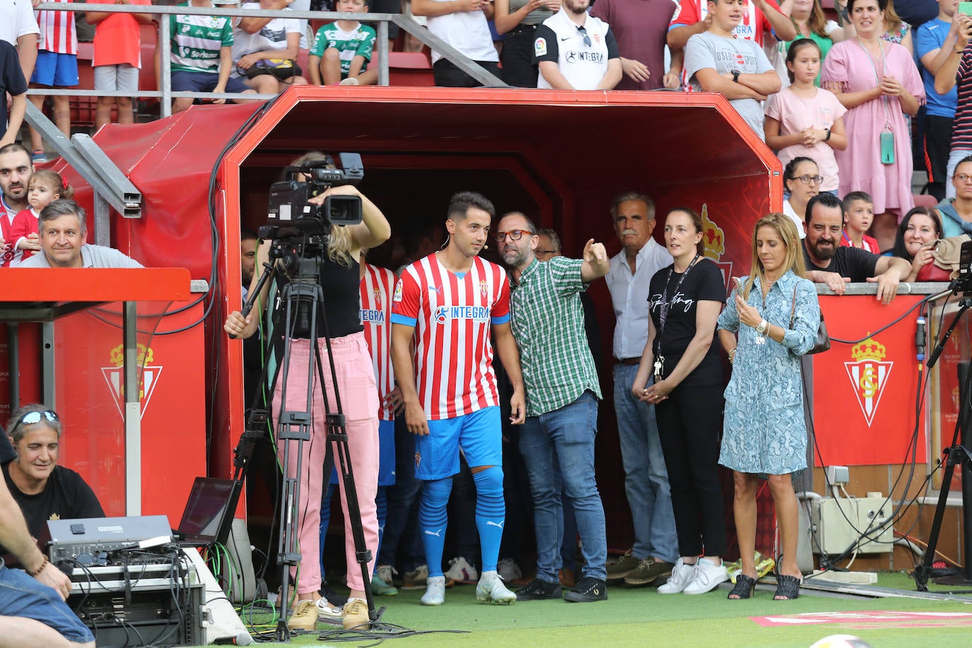 Fotos: Búscate en la presentación de los últimos fichajes del Sporting