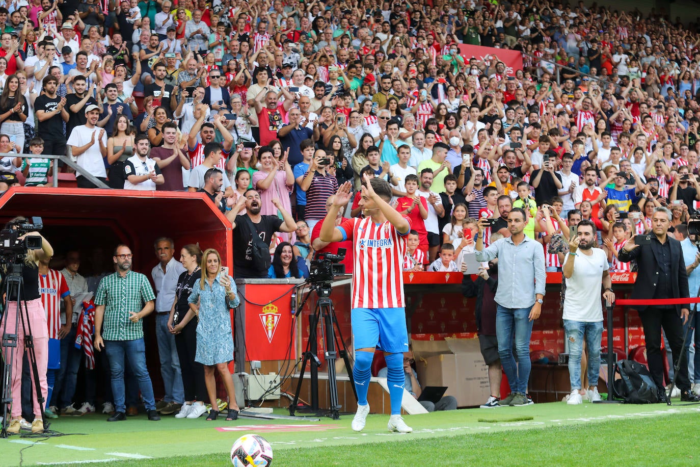 Fotos: Búscate en la presentación de los últimos fichajes del Sporting