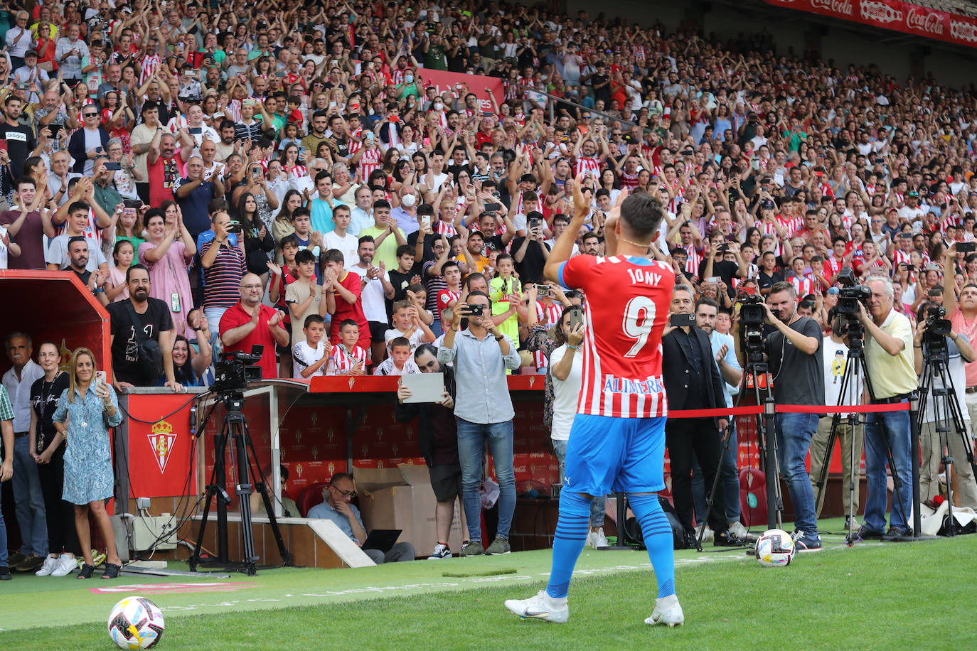 Fotos: Búscate en la presentación de los últimos fichajes del Sporting