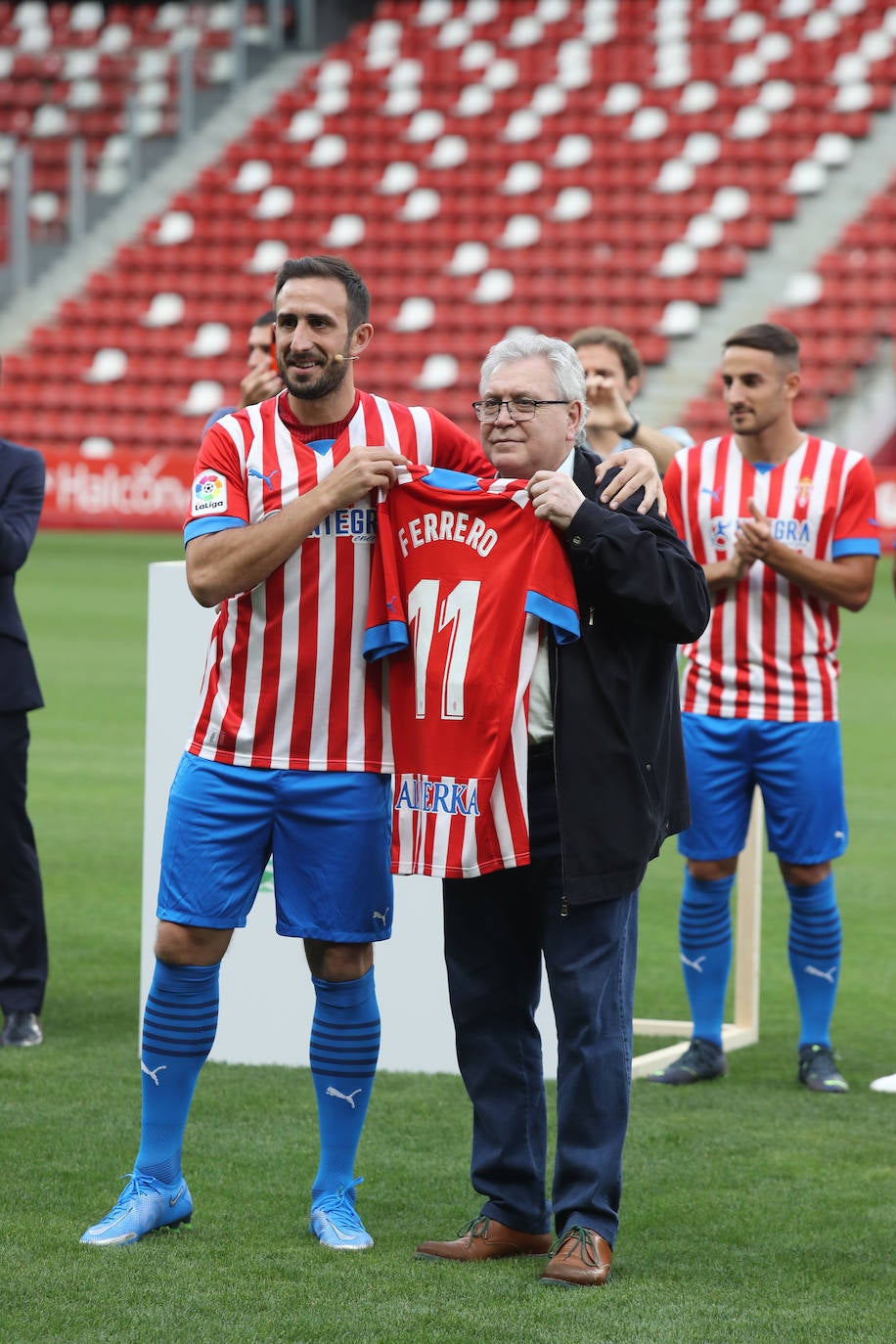 Fotos: Búscate en la presentación de los últimos fichajes del Sporting