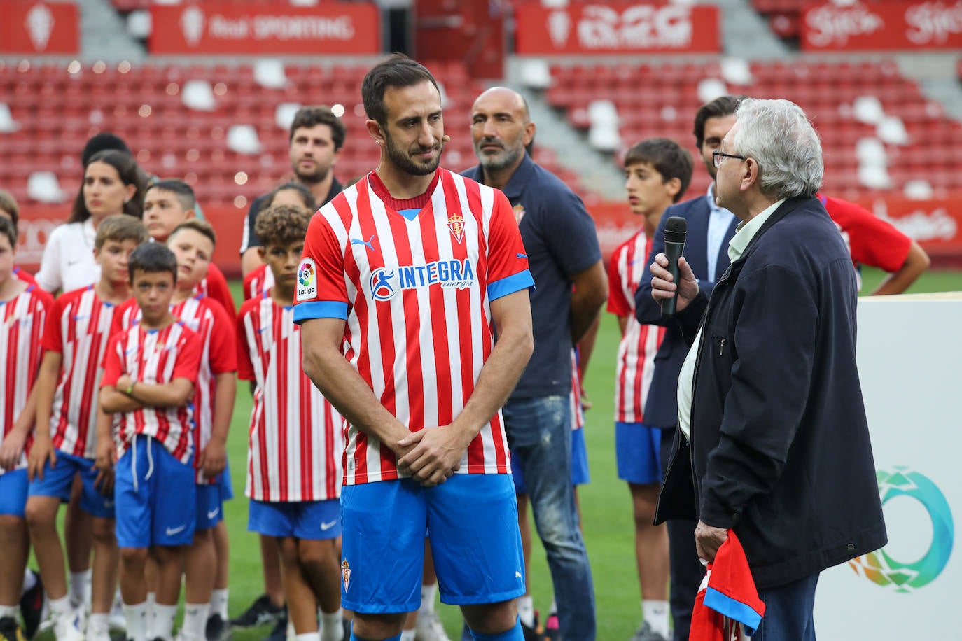 Fotos: Búscate en la presentación de los últimos fichajes del Sporting