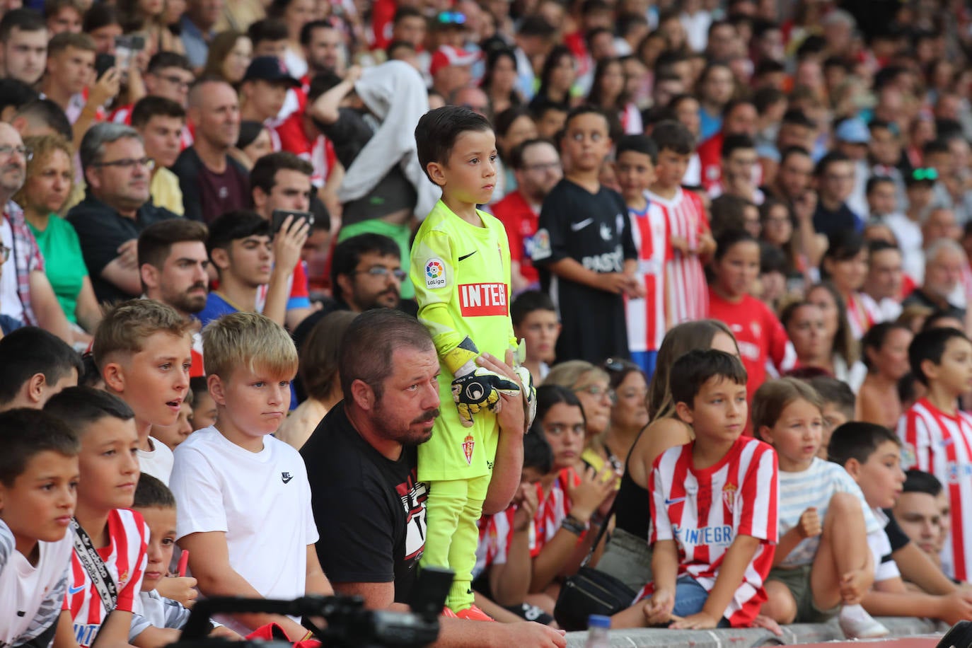 Fotos: Búscate en la presentación de los últimos fichajes del Sporting