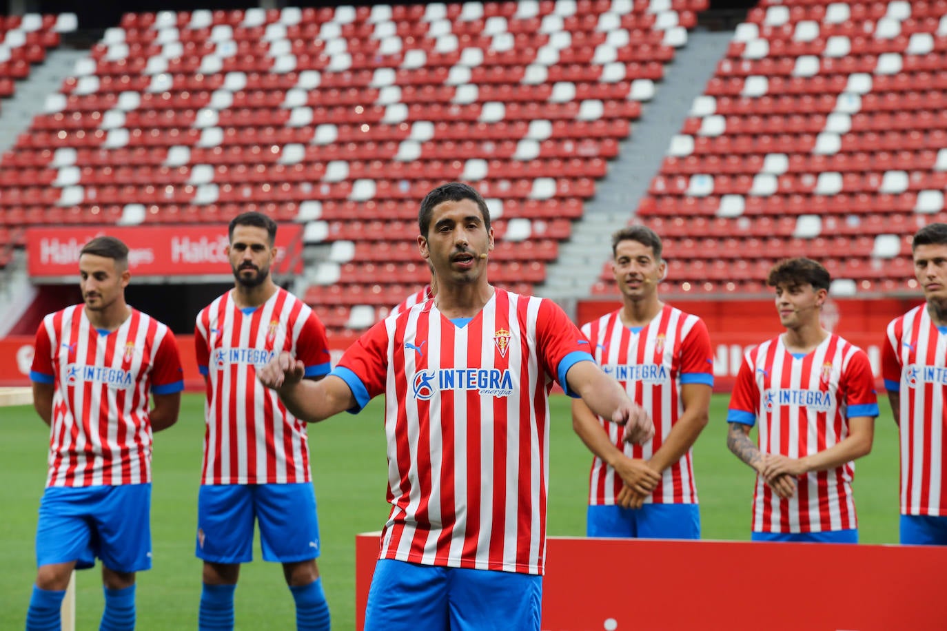 Fotos: Búscate en la presentación de los últimos fichajes del Sporting