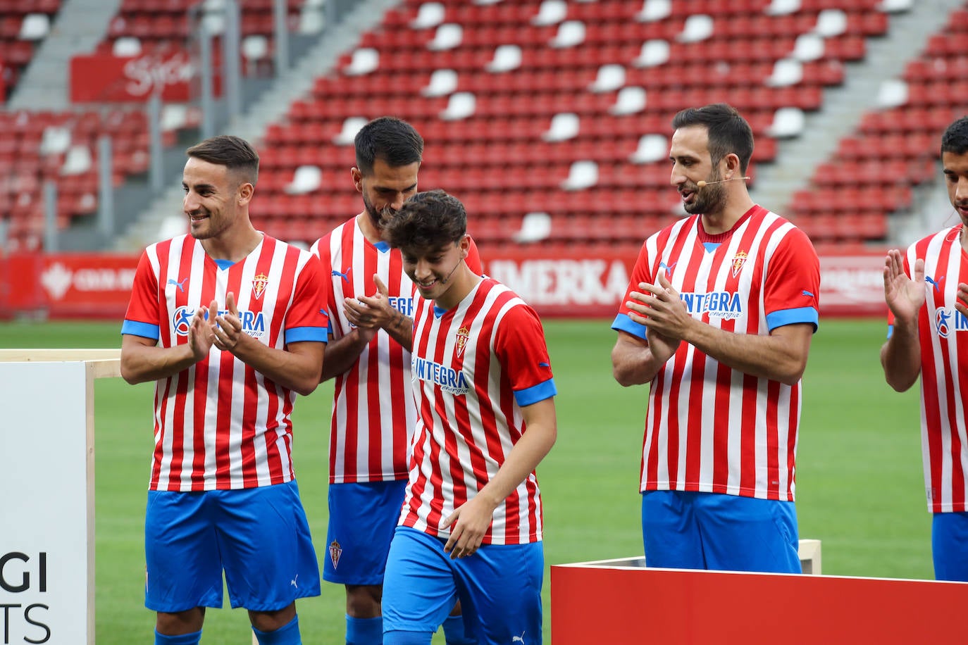 Fotos: Búscate en la presentación de los últimos fichajes del Sporting