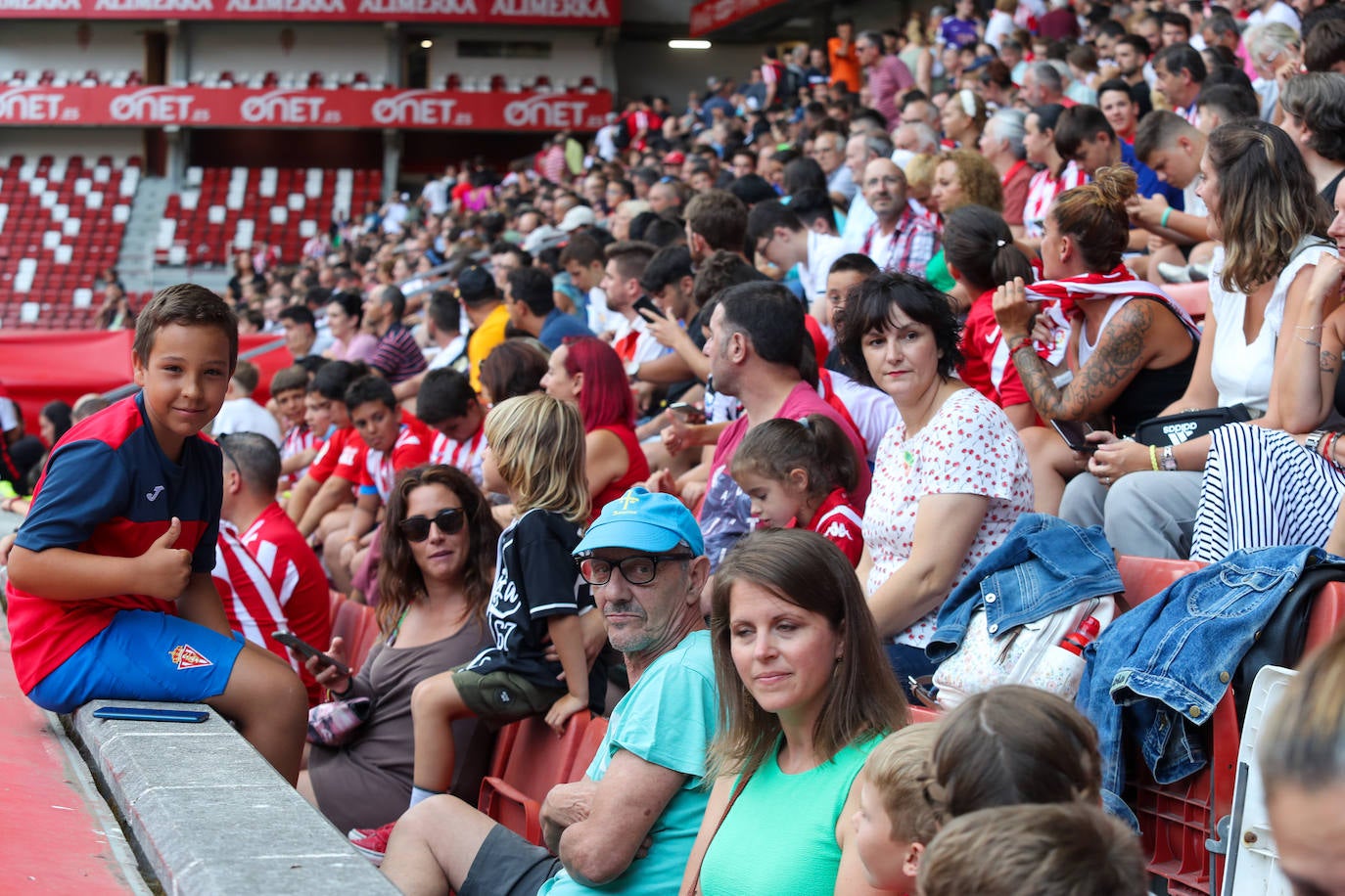 Fotos: Búscate en la presentación de los últimos fichajes del Sporting