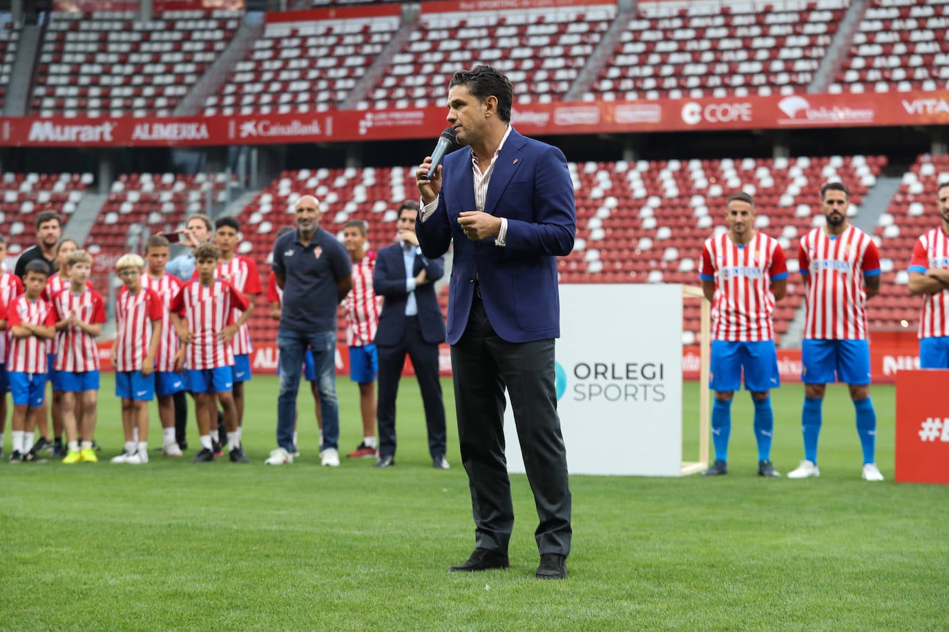 Fotos: Búscate en la presentación de los últimos fichajes del Sporting