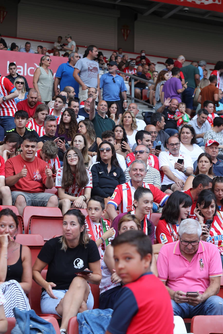 Fotos: Búscate en la presentación de los últimos fichajes del Sporting