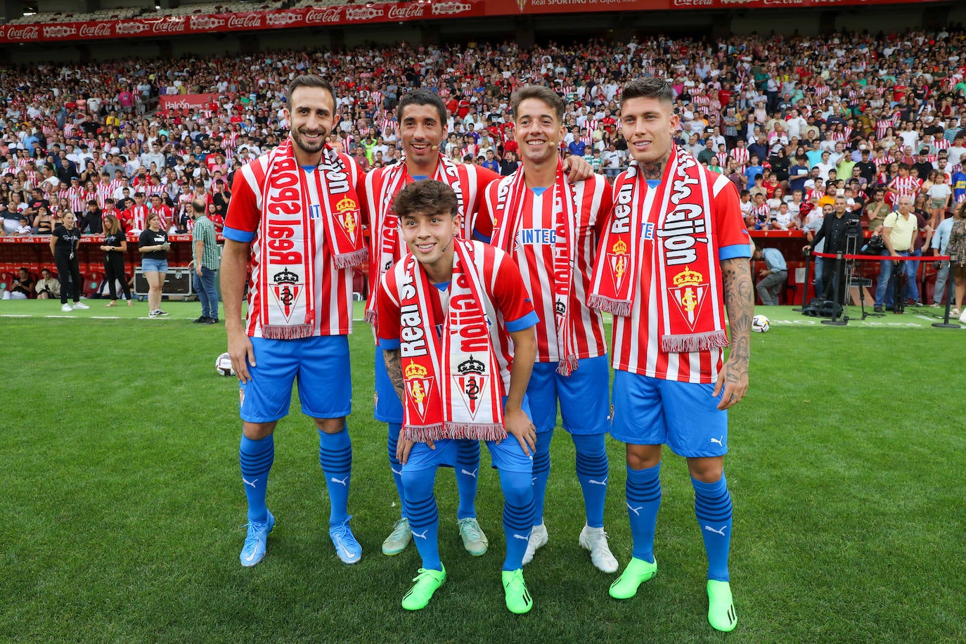 Fotos: Búscate en la presentación de los últimos fichajes del Sporting