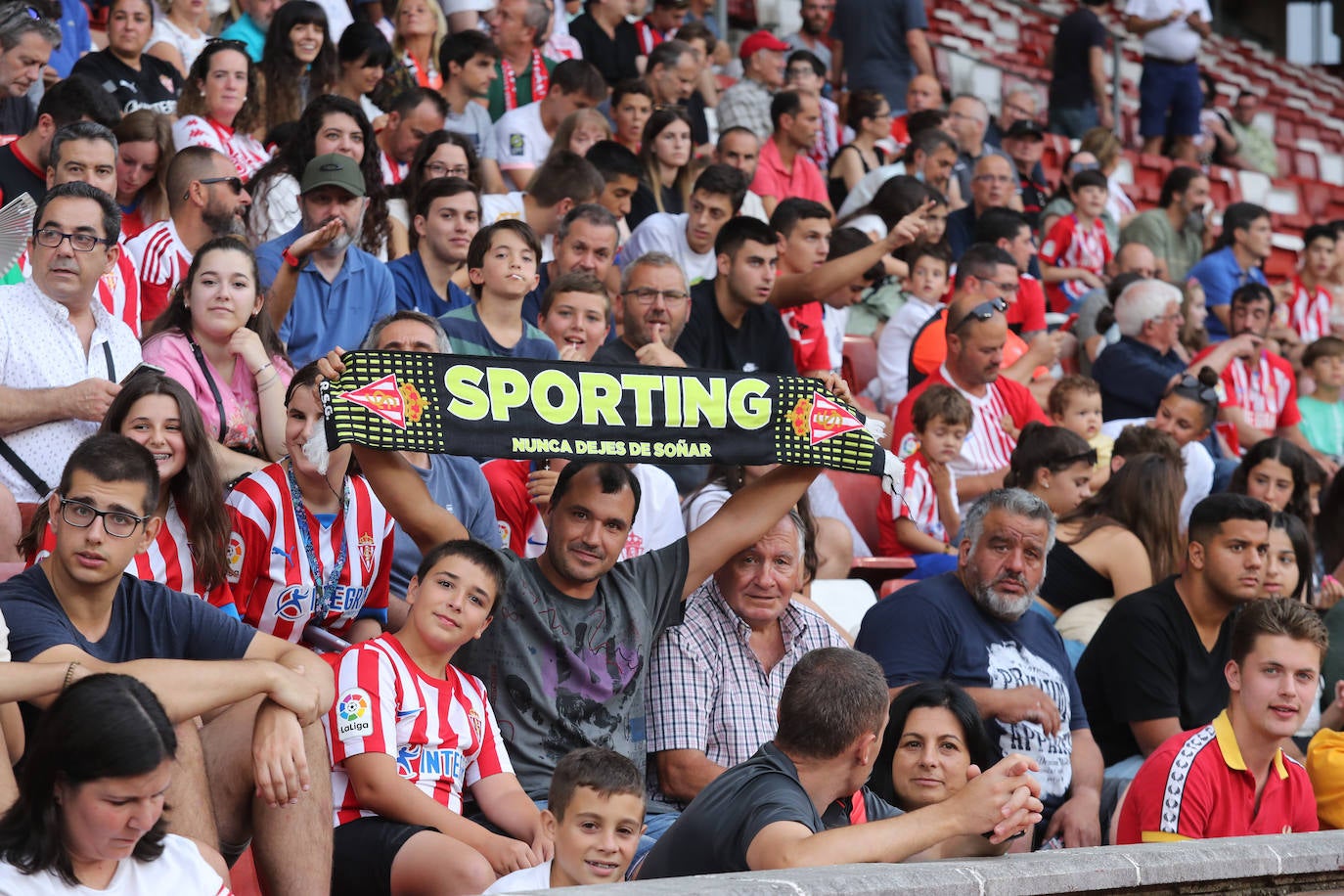 Fotos: Búscate en la presentación de los últimos fichajes del Sporting