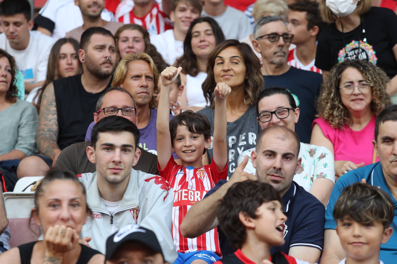 Fotos: Búscate en la presentación de los últimos fichajes del Sporting