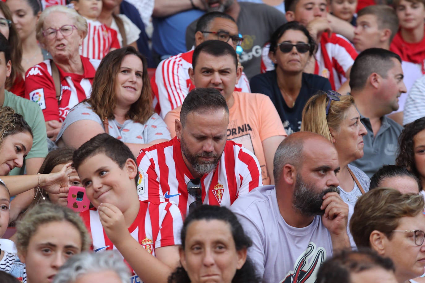 Fotos: Búscate en la presentación de los últimos fichajes del Sporting