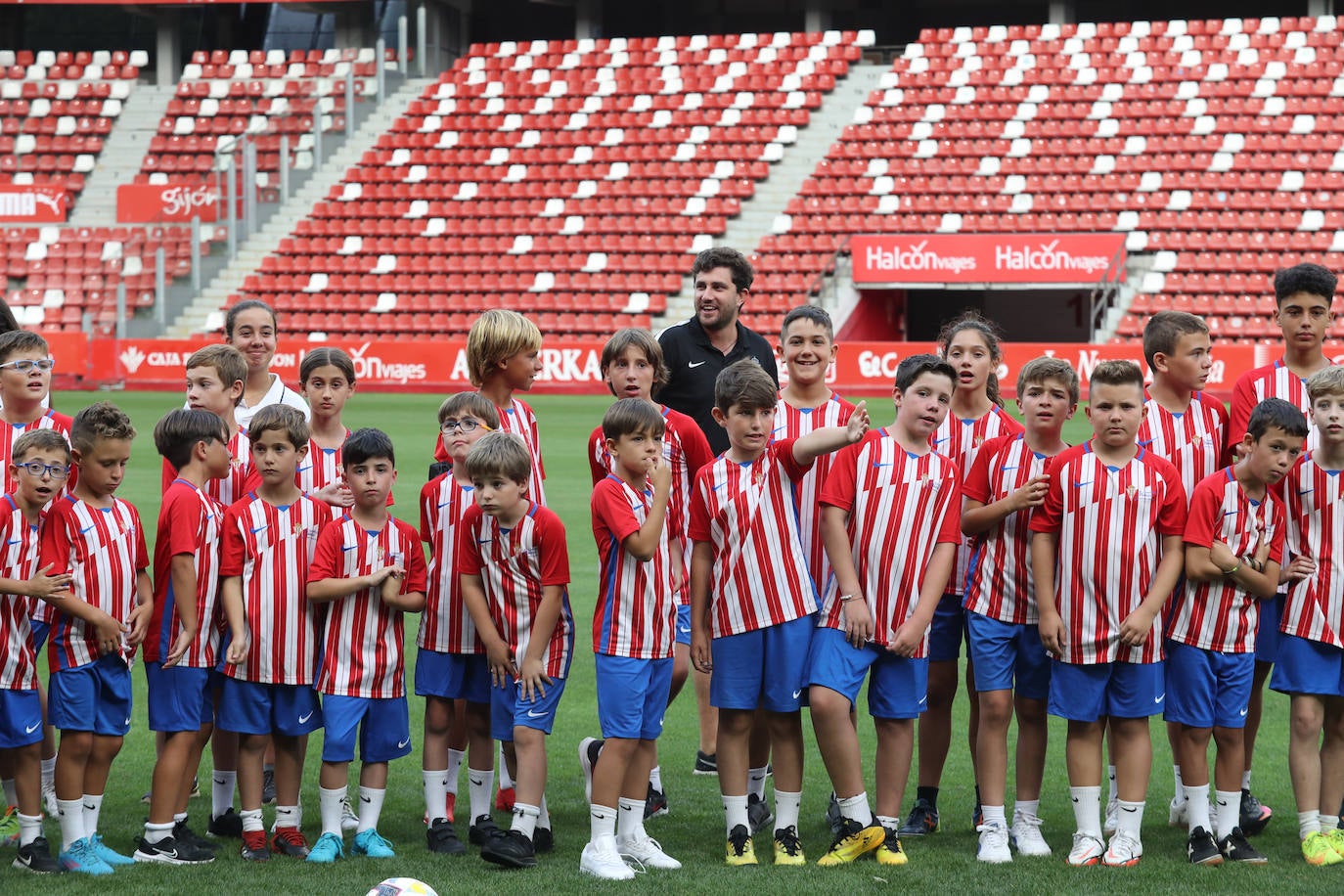 Fotos: Búscate en la presentación de los últimos fichajes del Sporting