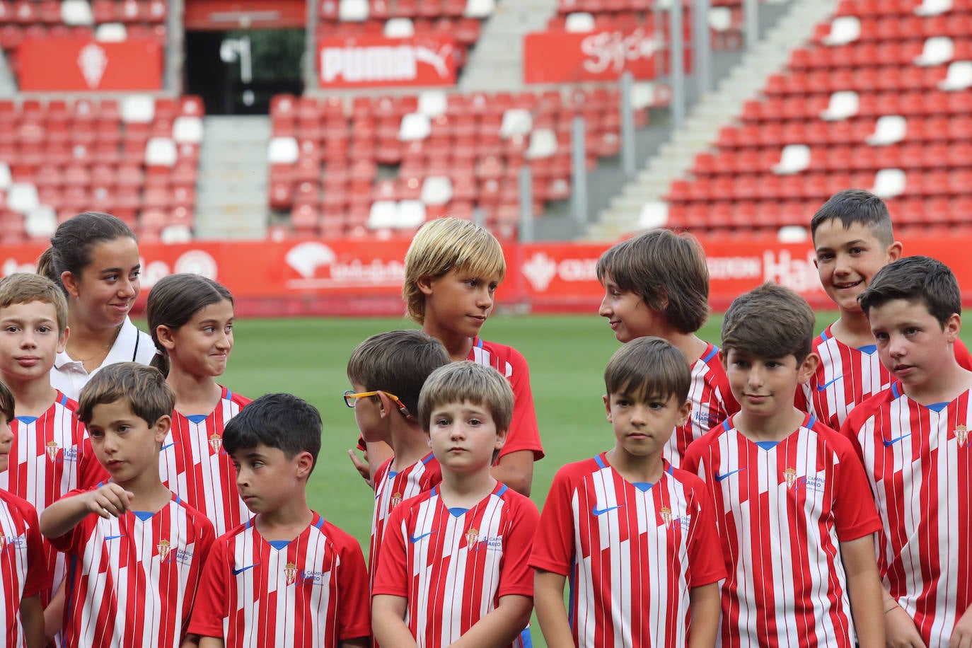 Fotos: Búscate en la presentación de los últimos fichajes del Sporting