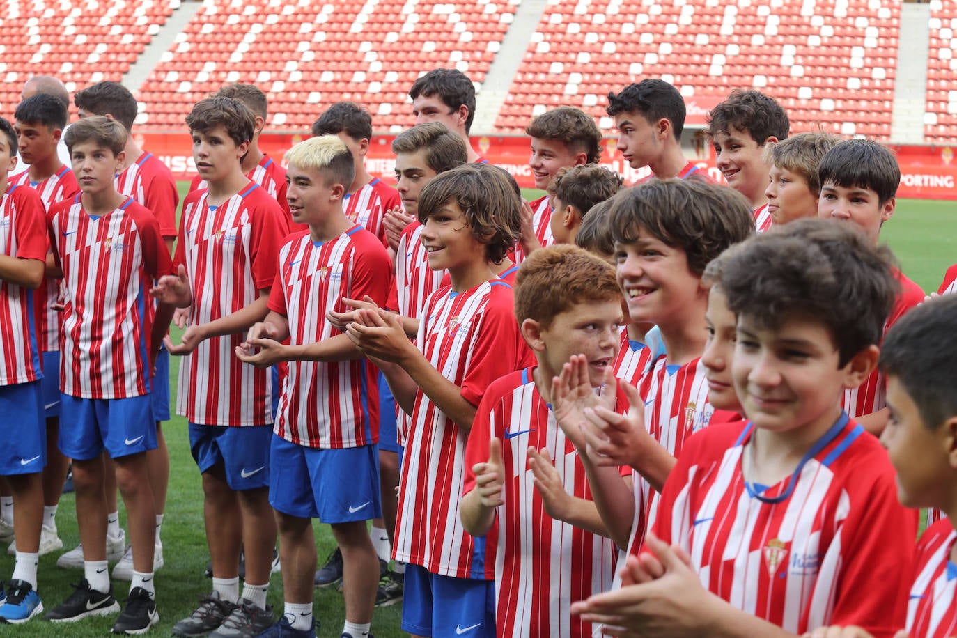 Fotos: Búscate en la presentación de los últimos fichajes del Sporting