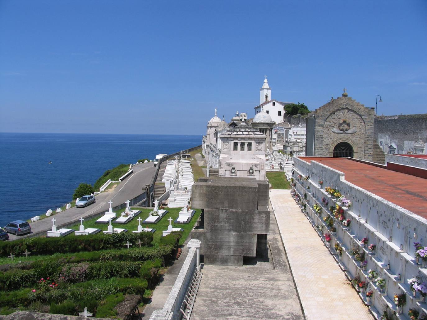 Visitar el cementerio de Luarca