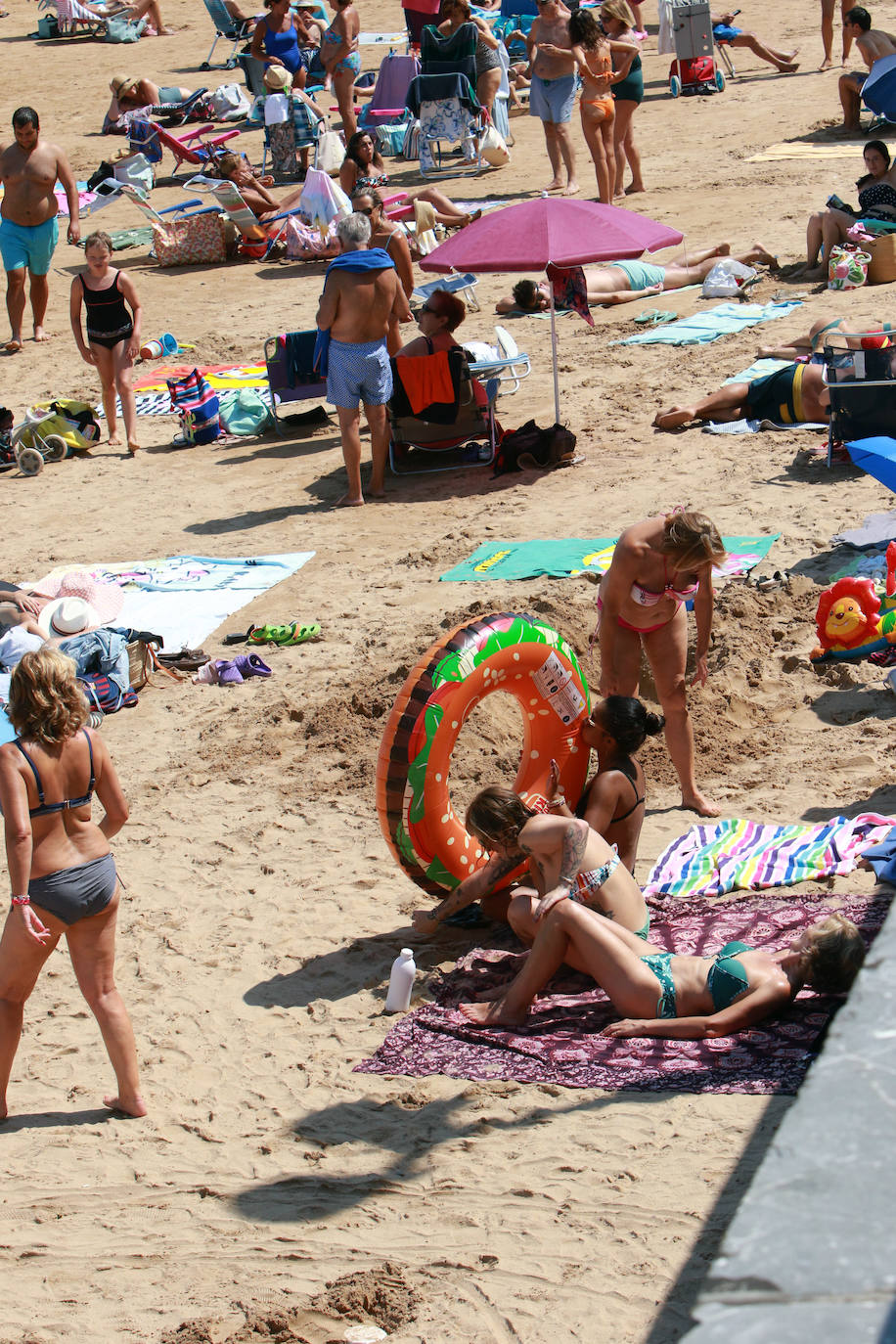 Fotos: El turismo y el buen tiempo llenan las localidades asturianas