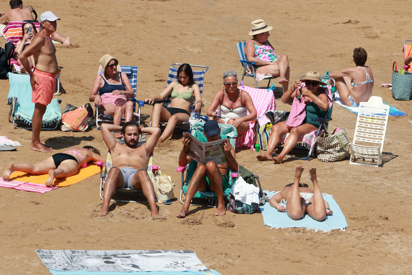 Fotos: El turismo y el buen tiempo llenan las localidades asturianas