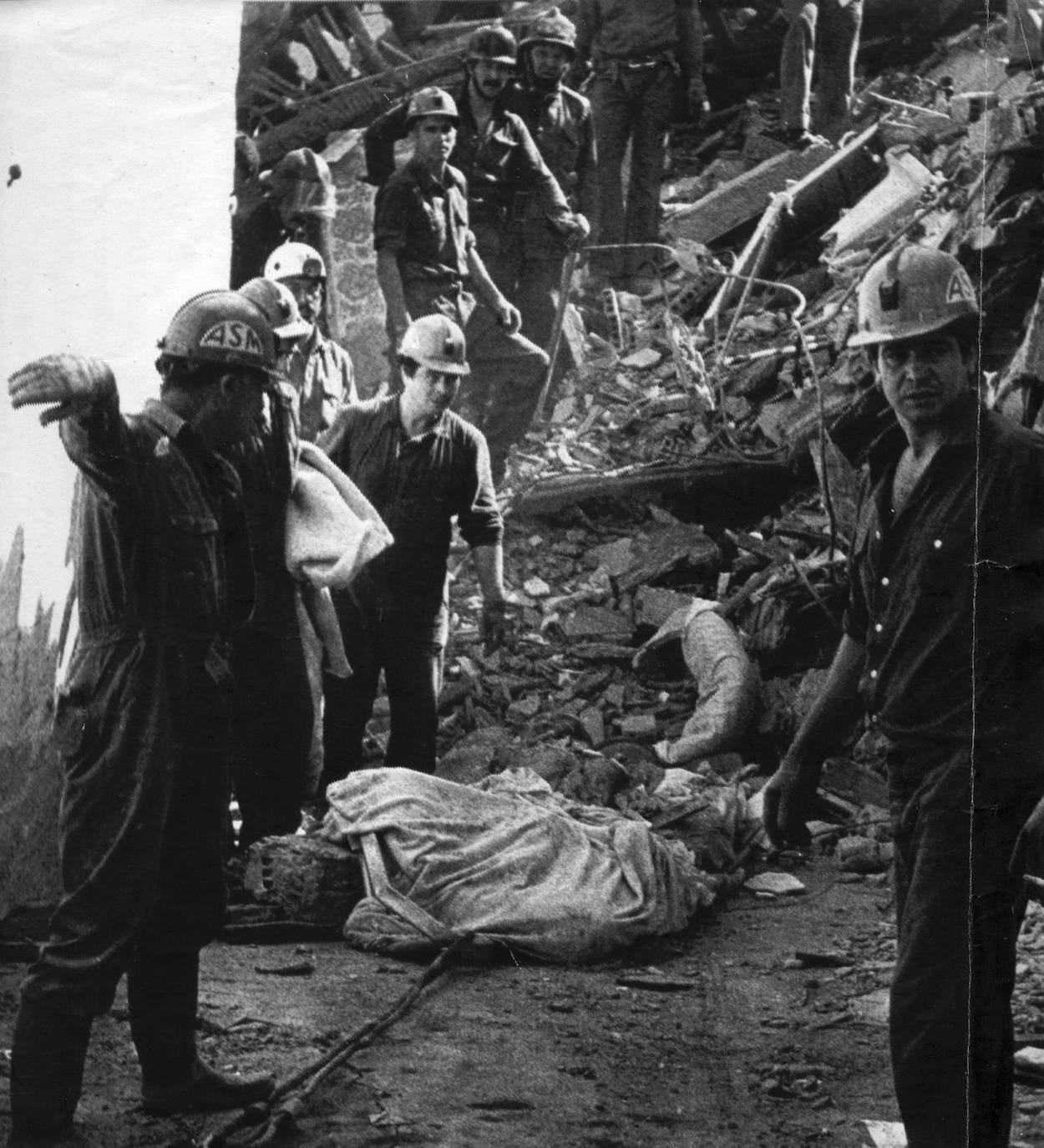 Fotos: La noche más negra de Luanco