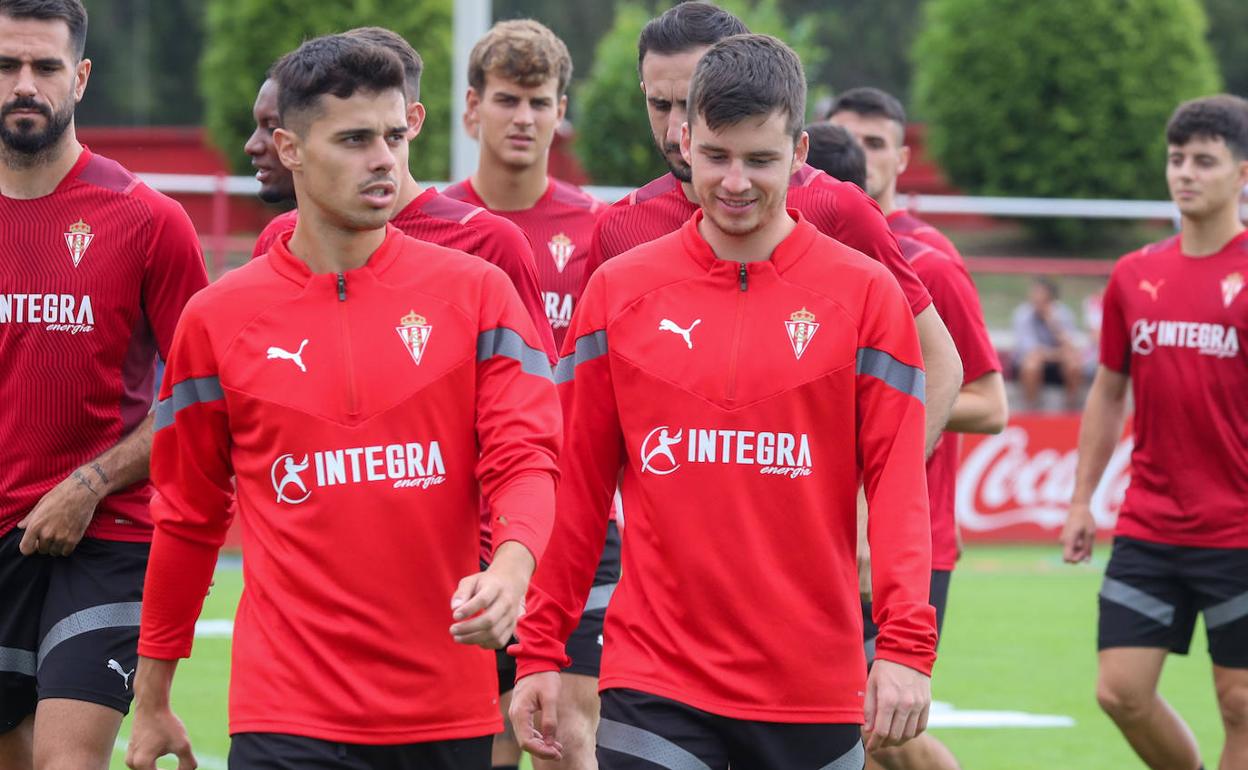 Gaspar y Guille Rosas en un entrenamiento del Sporting.