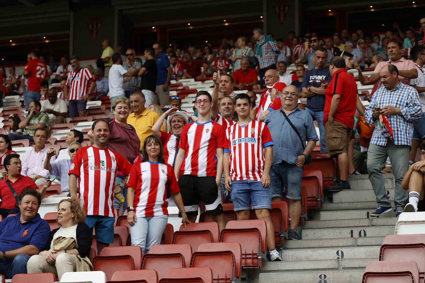 Fotos: ¿Estuviste en el Sporting - Andorra? ¡Búscate!