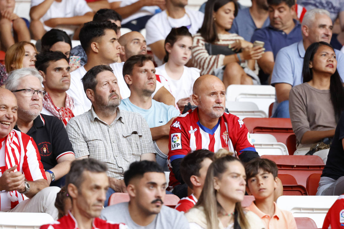 Fotos: ¿Estuviste en el Sporting - Andorra? ¡Búscate!