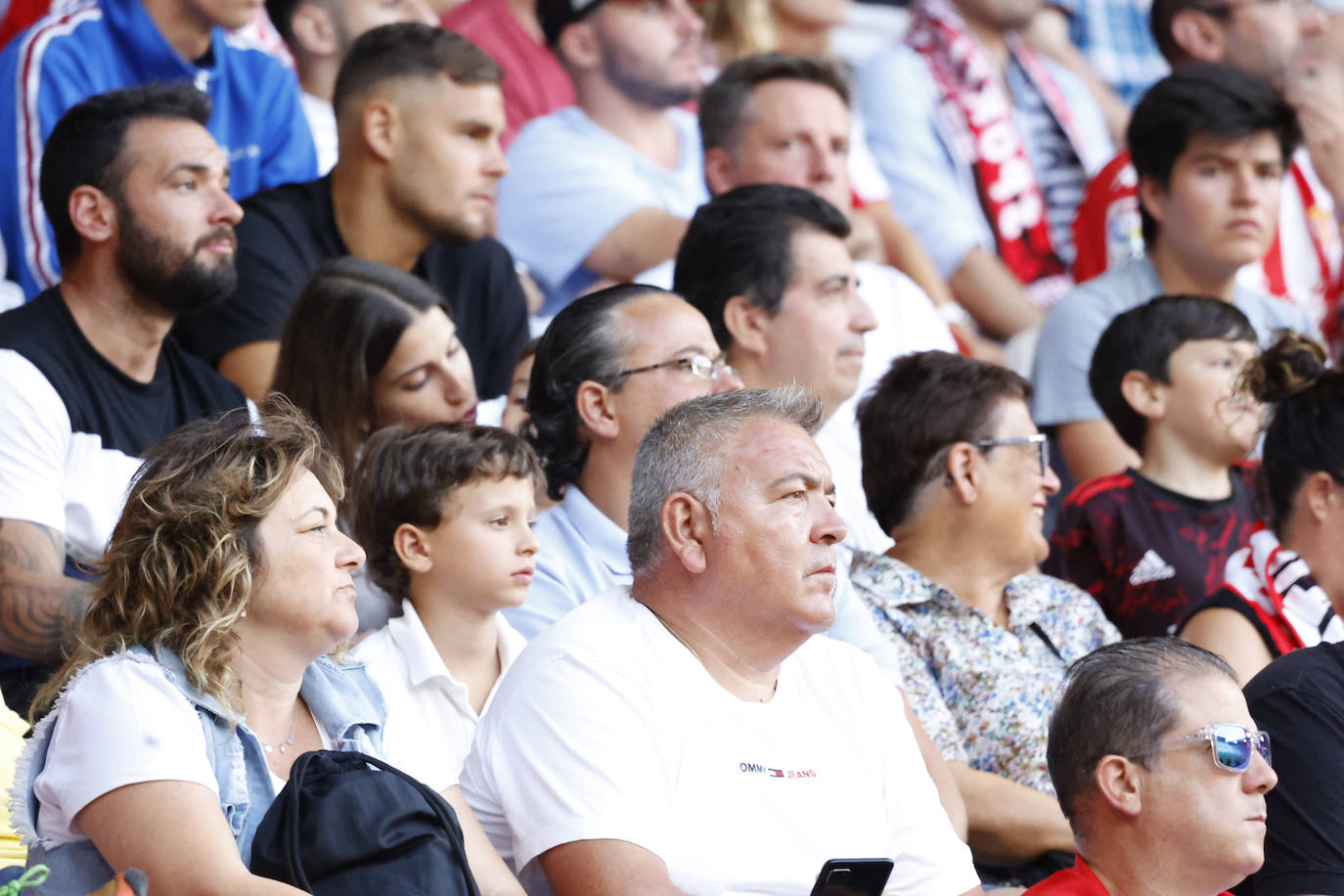 Fotos: ¿Estuviste en el Sporting - Andorra? ¡Búscate!