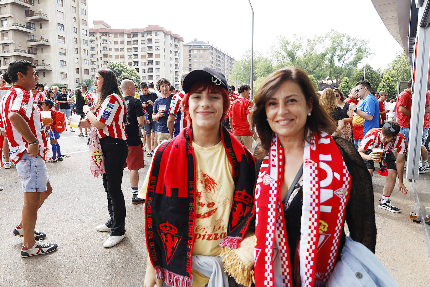 Fotos: ¿Estuviste en el Sporting - Andorra? ¡Búscate!