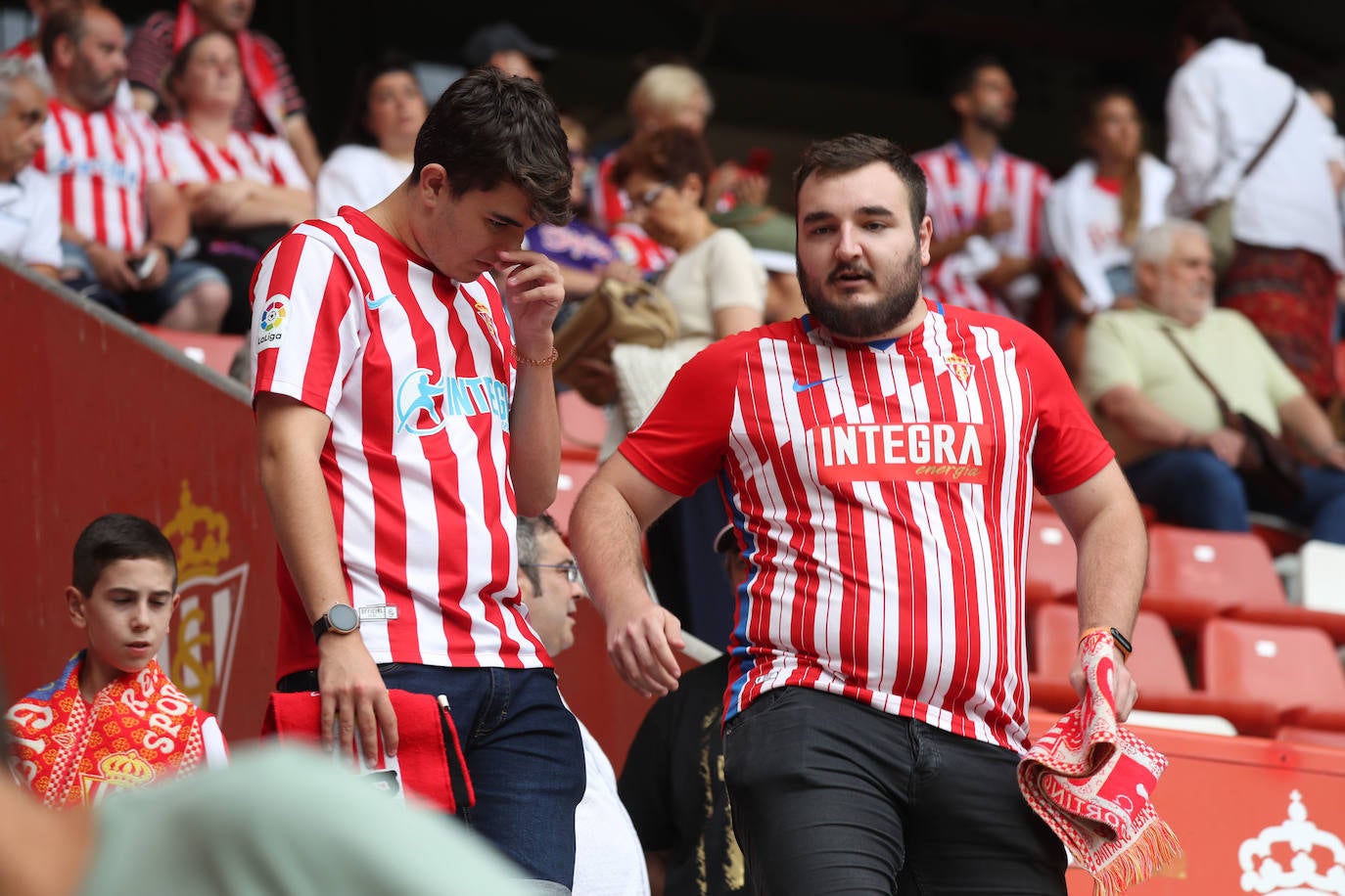 Fotos: ¿Estuviste en el Sporting - Andorra? ¡Búscate!