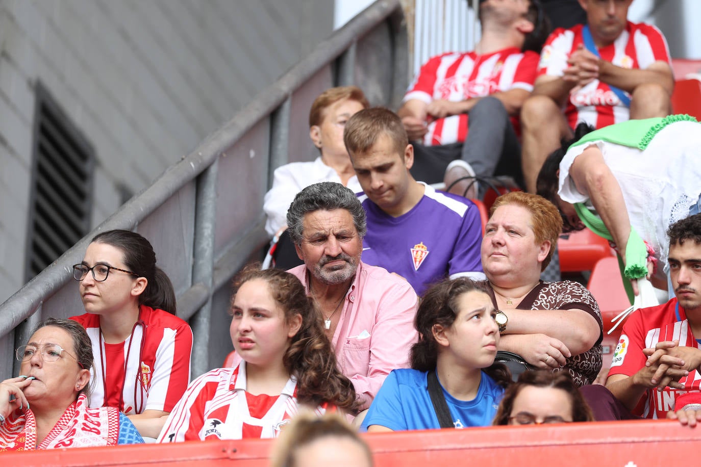 Fotos: ¿Estuviste en el Sporting - Andorra? ¡Búscate!