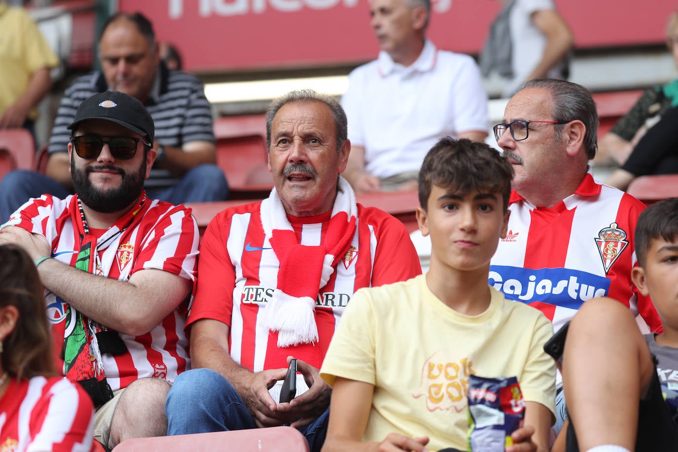 Fotos: ¿Estuviste en el Sporting - Andorra? ¡Búscate!