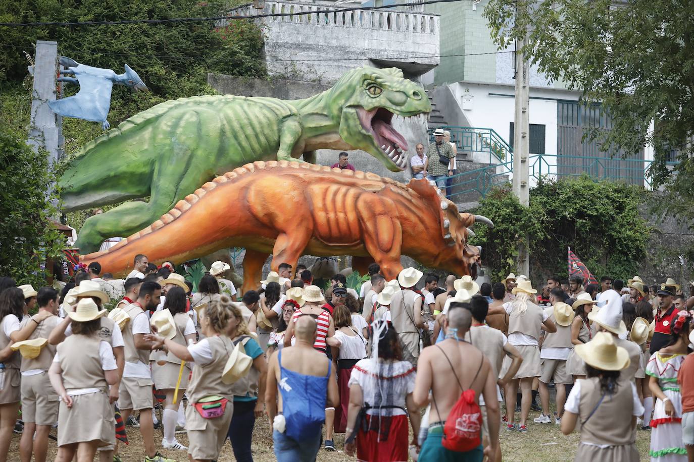 Fotos: Monumental fiesta al agua en el Descenso Folclórico del Nalón