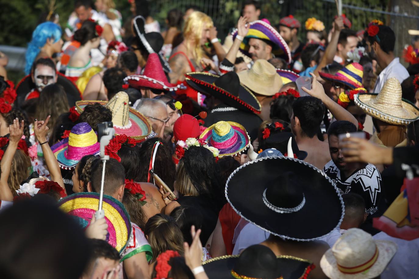 Fotos: Monumental fiesta al agua en el Descenso Folclórico del Nalón