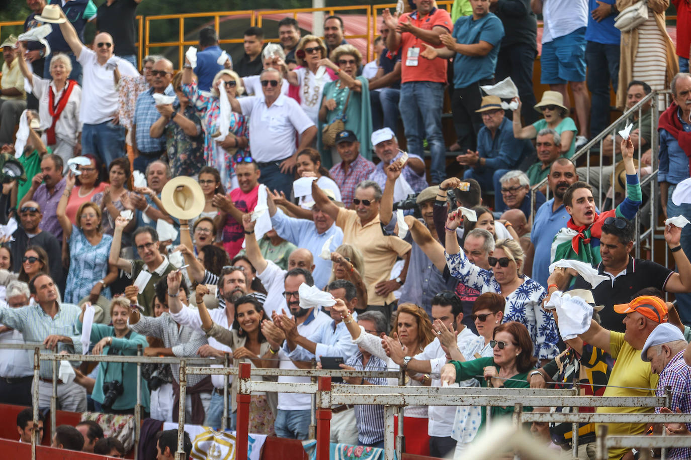 Fotos: Tensión y toros en Benia de Onís